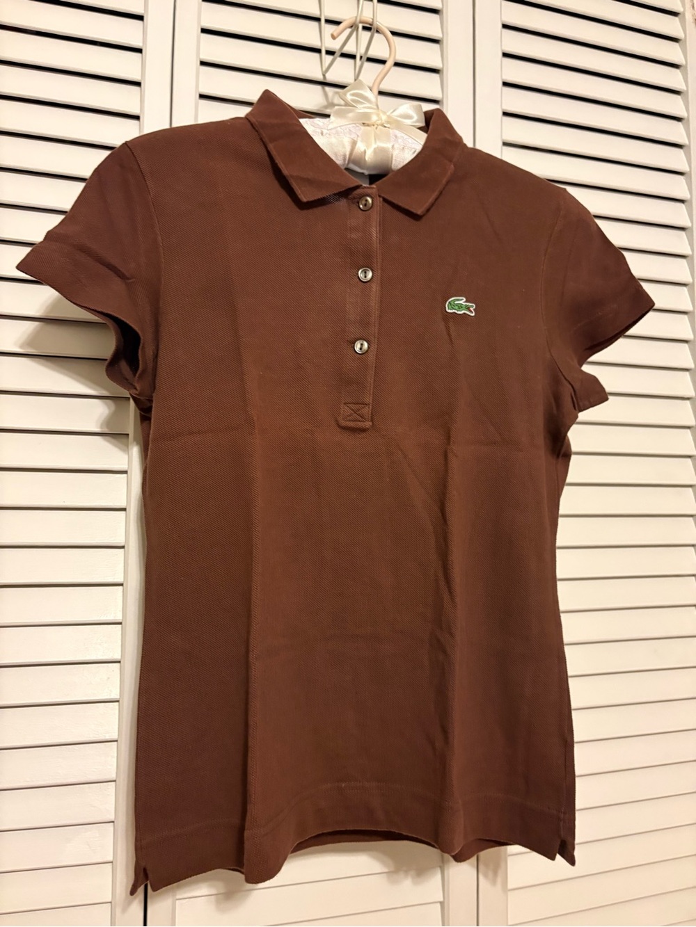 Lacoste Brown Short-Sleeve Polo Shirt with Green Croc Logo